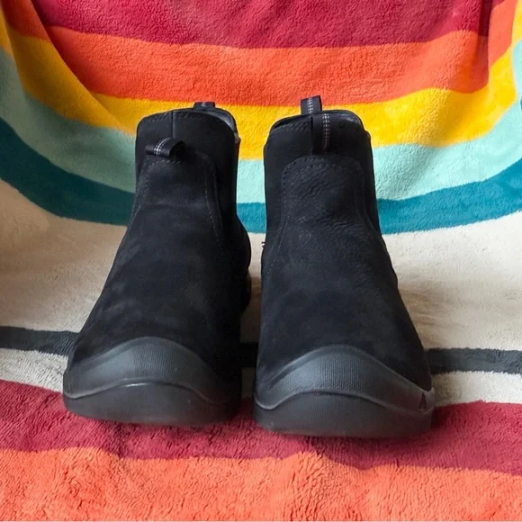 Keen Black Winter Boots - Picture 8 of 14